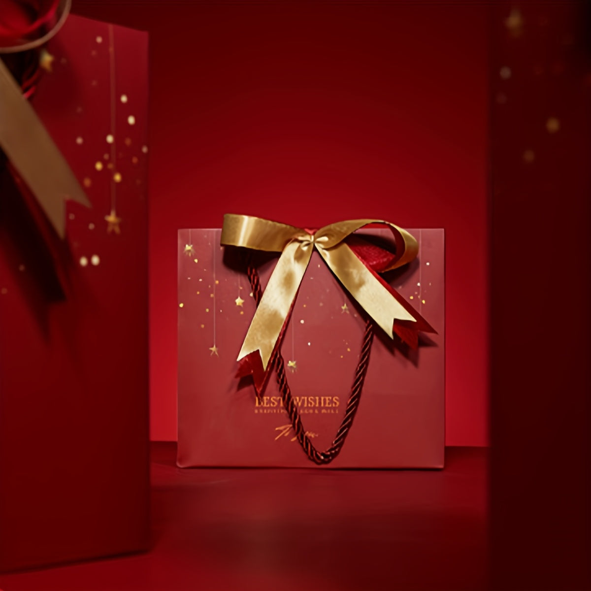 Red Star Gift Bag with Gold Bow – Elegant Reusable Paper Tote